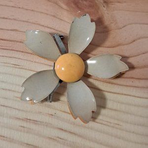 Vintage Enamel Painted Daisy Brooch